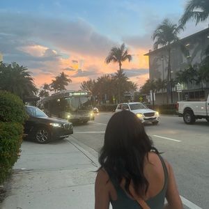 Meet your Posher, Leslie